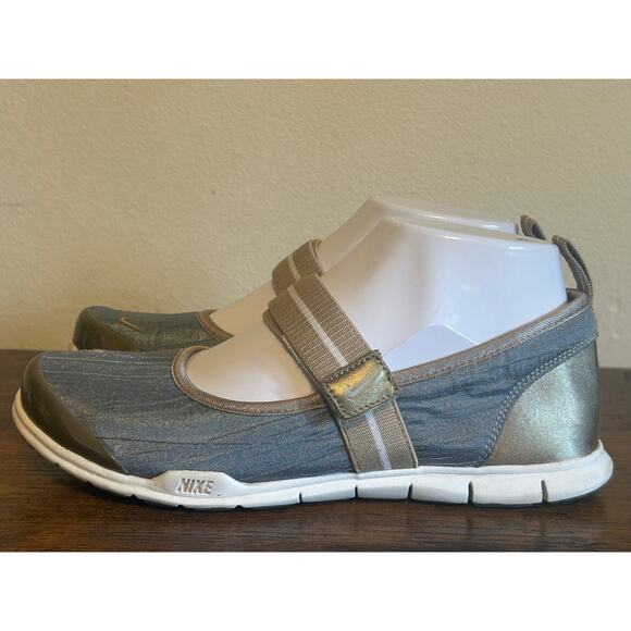 Nike Size 6.5 Mary Jane sneakers - Picture 1 of 9